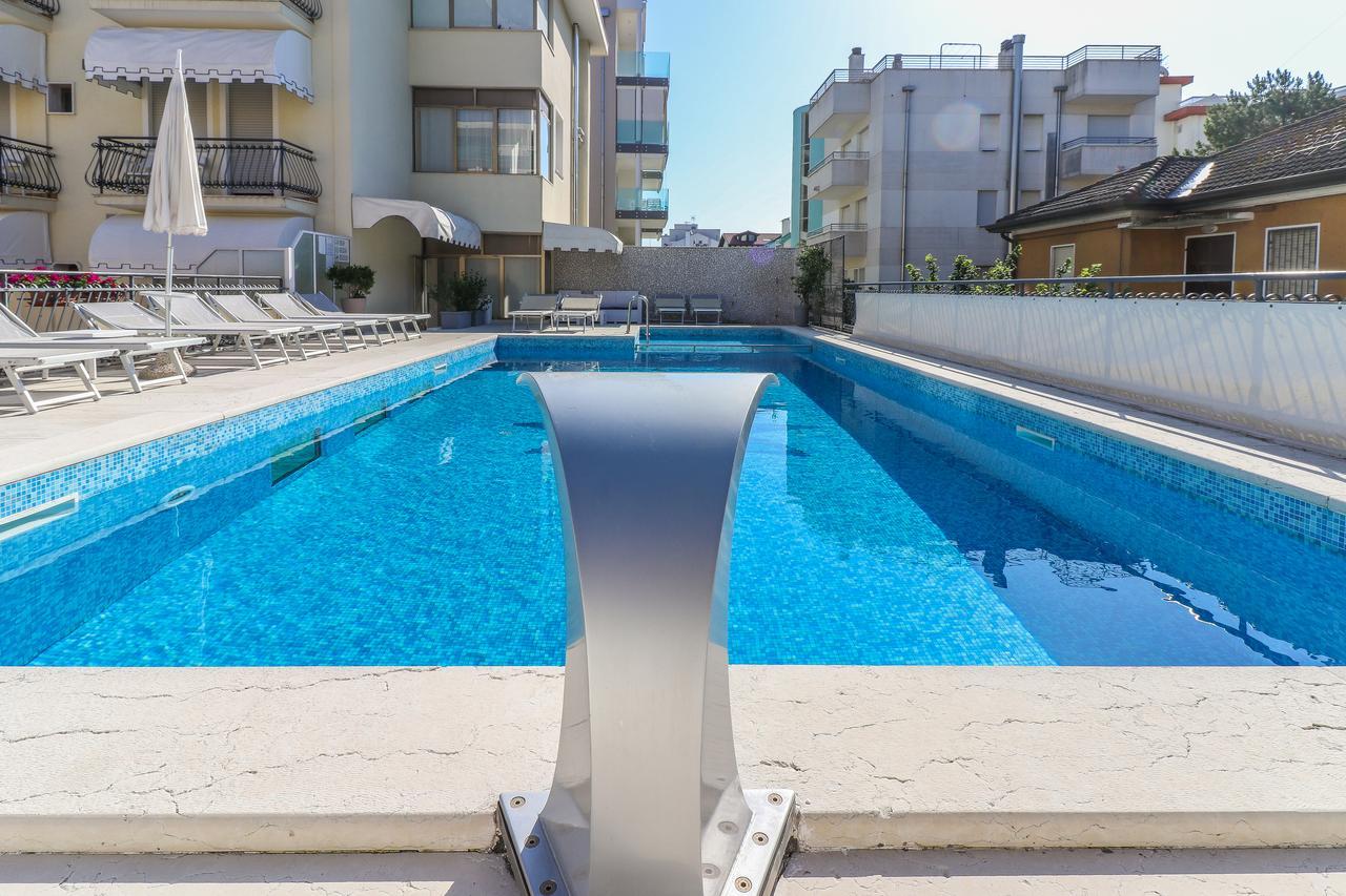 Hotel Jesulum Lido di Jesolo Bagian luar foto