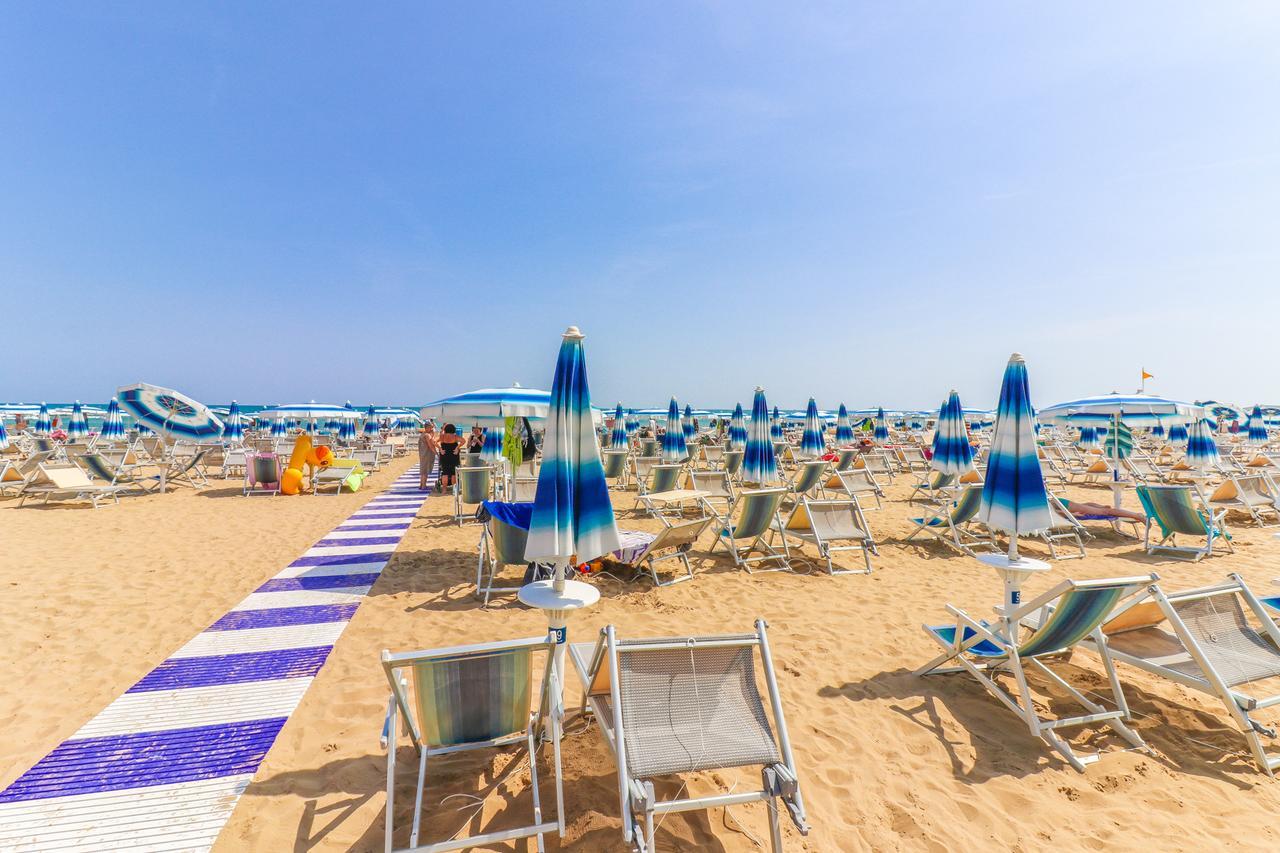 Hotel Jesulum Lido di Jesolo Bagian luar foto
