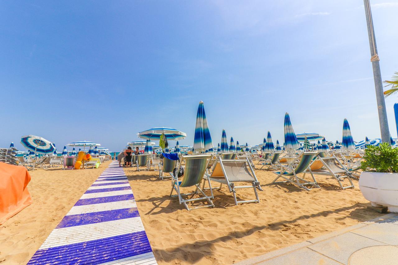Hotel Jesulum Lido di Jesolo Bagian luar foto